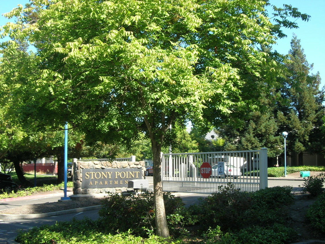 1936 Lazzini Avenue, Santa Rosa, CA - 2,350 USD/ month