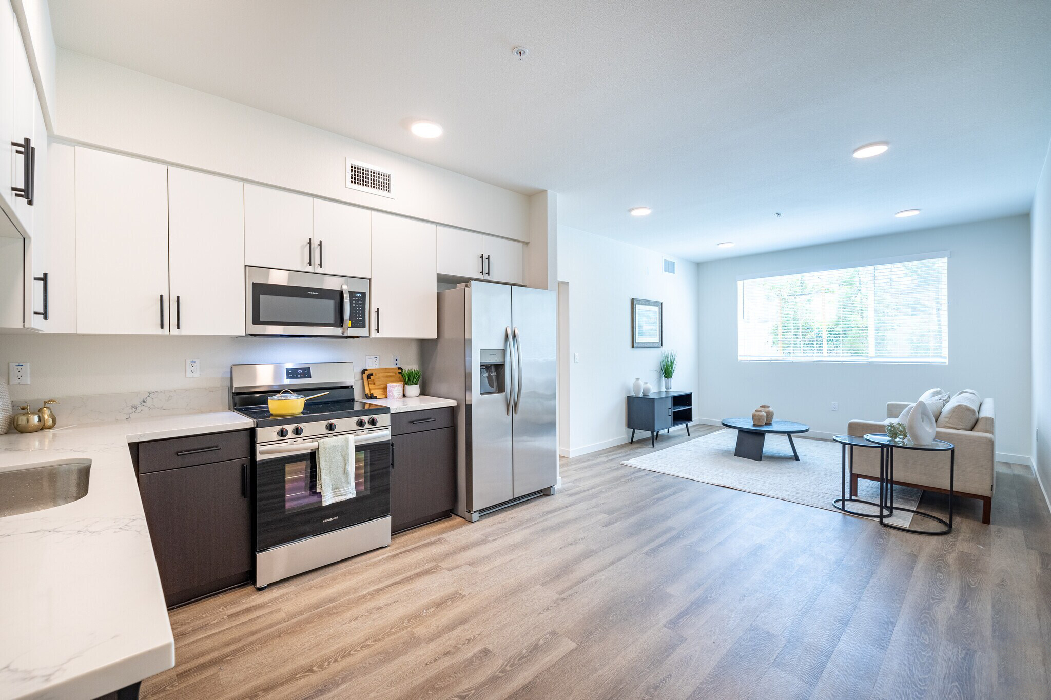 10824 Blix Street, Los Angeles, CA - 3,375 USD/ month