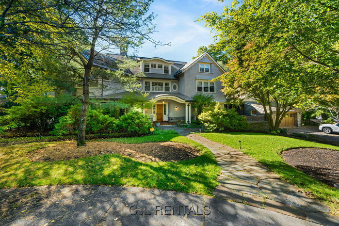 29 Merrill Rd , Newton, MA - 17,500 USD/ month