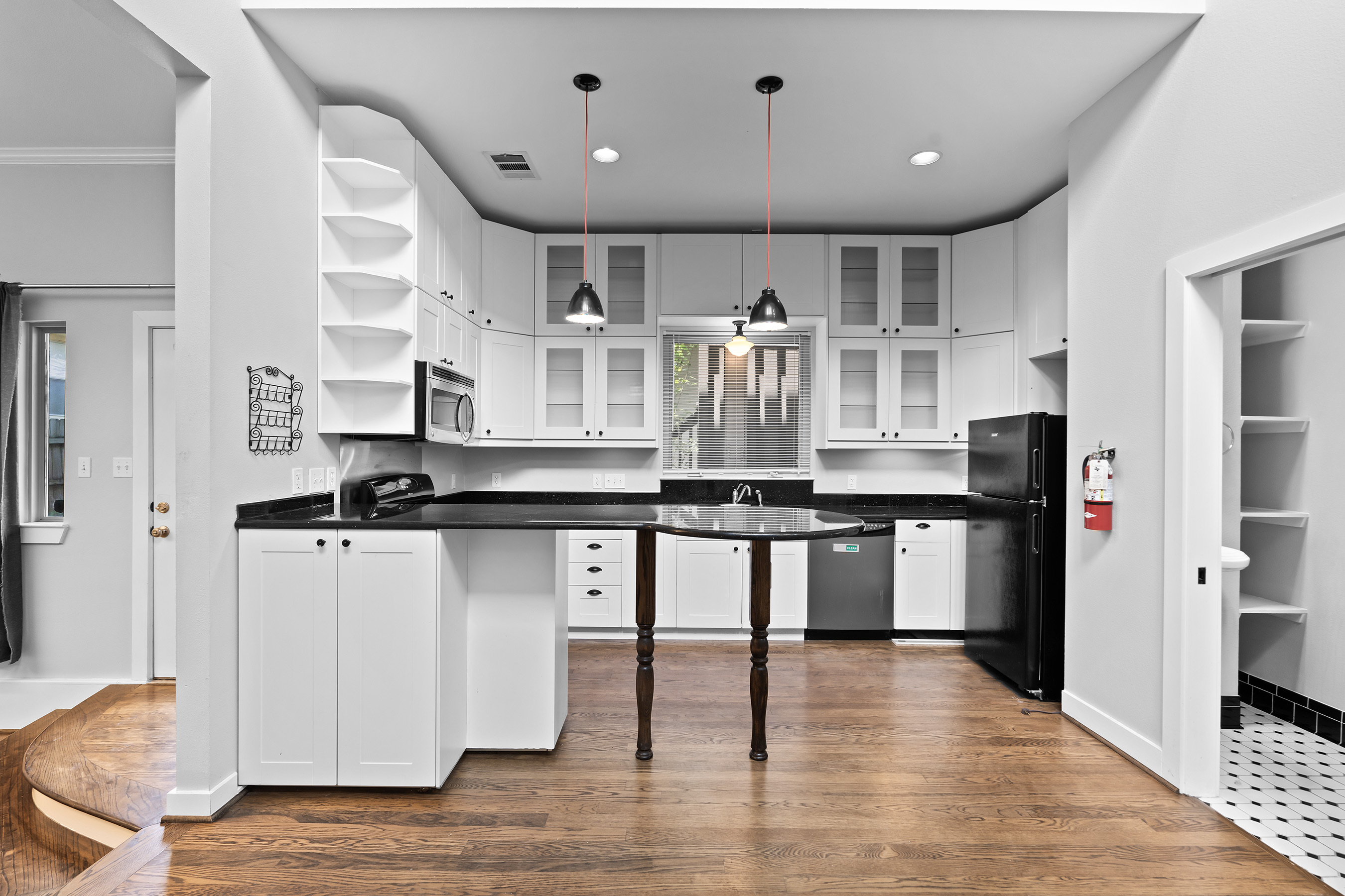 1309 Chestnut Avenue, Austin, TX - 2,400 USD/ month