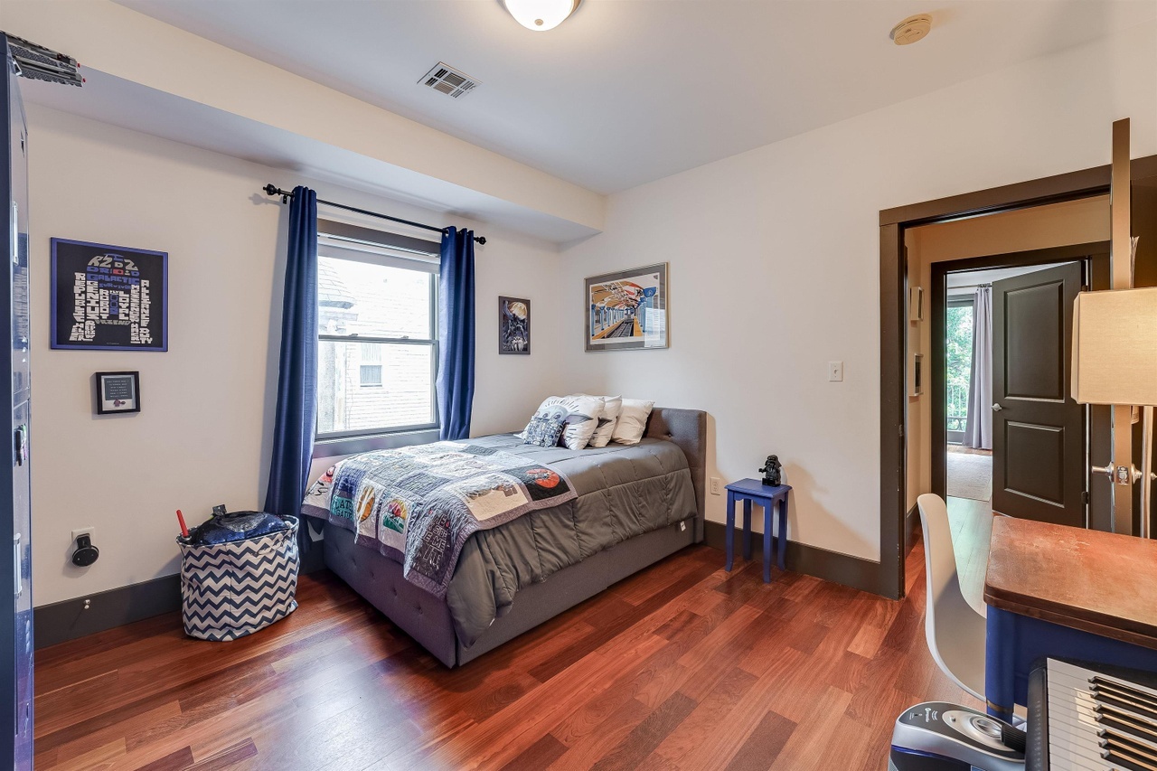 245 Ogden Avenue - 1,900USD / month