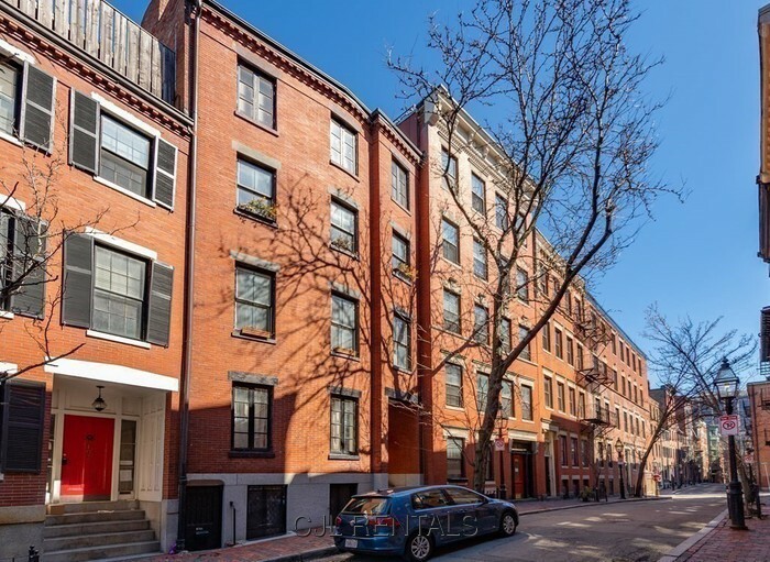 101 Myrtle St , Boston - Beacon Hill, MA - 2,400 USD/ month