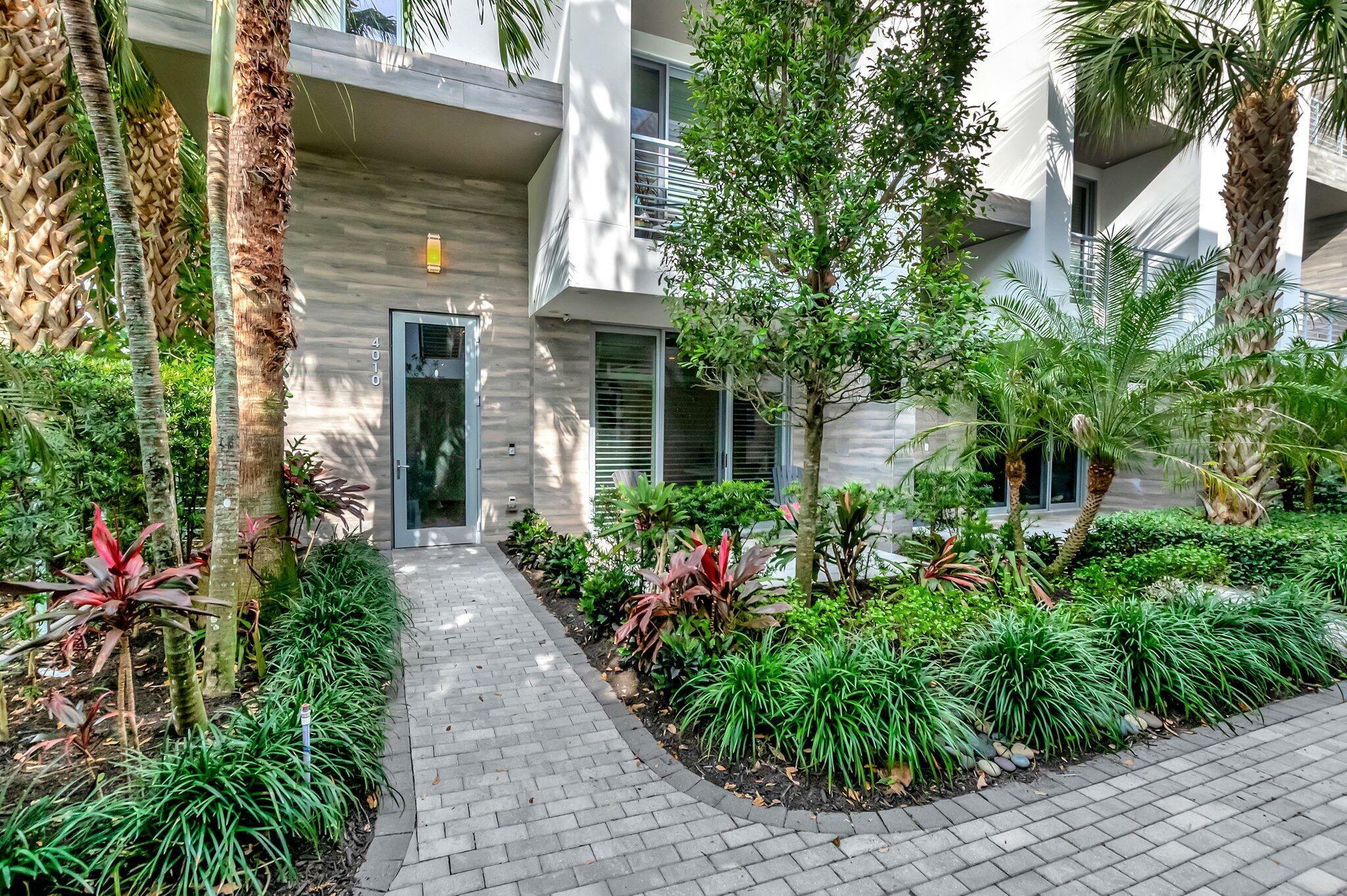 4010 Northwest 18th Way, Boca Raton, FL - 6,700 USD/ month