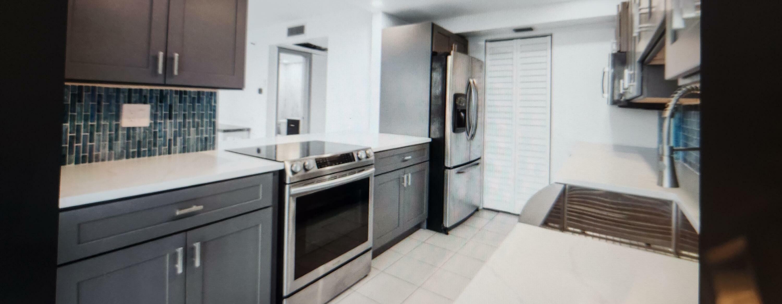 859 Jeffery Street, Boca Raton, FL - 5,000 USD/ month