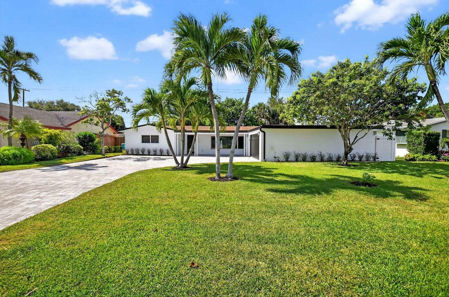 714 Southwest 25th Avenue, Boynton Beach, FL - 5,500 USD/ month